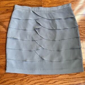 Gianni Bini size 6 Gray Layered Skirt